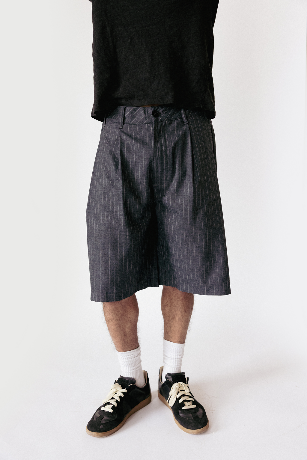 Pleaded Trouser Short In Grey